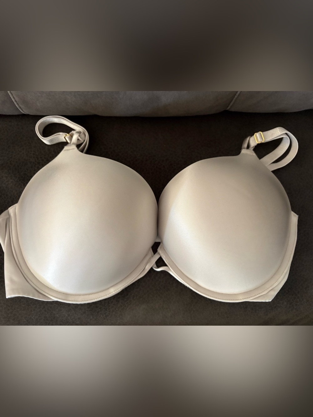 Victoria’s Secret 36 D Silver / Grey Push Up Bra